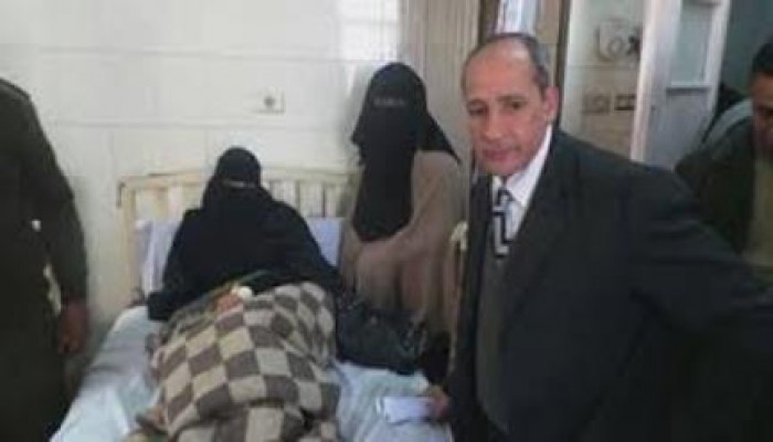 طالبة بالأزهر لرئيس الجامعة: "إحنا لقينا مسمار فى الأكل يا دكتور"