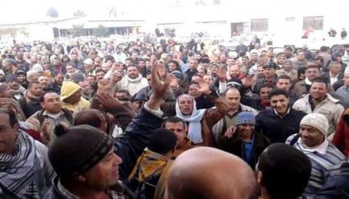 بالصور .. استمرار اضراب عمال شركة الدلتا للسكر لليوم الثانى على التوالى مهددين بتصعيد أكبر