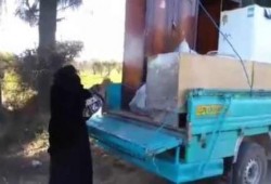 بالفيديو عجوز سيناوية تدعو على السيسي بعد طردها