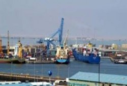 توقف الملاحة بمينائي الدخيلة والإسكندرية