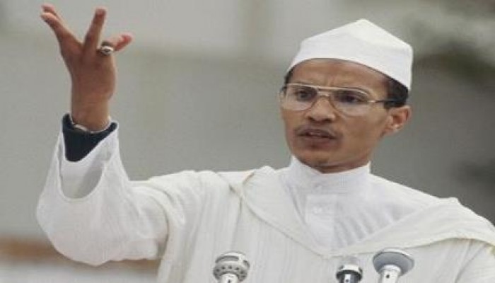 بالفيديو.. داعية جزائري يسخر من صمت عمائم الأزهر أمام السيسي