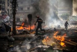 " الاندبندنت" تكشف موافقة 6 إبريل على "مجزرة رابعة"