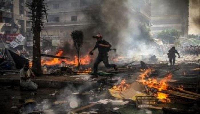 " الاندبندنت" تكشف موافقة 6 إبريل على "مجزرة رابعة"