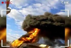 إهمال الانقلاب: المطافيء تتسبب في إنفجار مخزن كيماوي باستخدام المياه