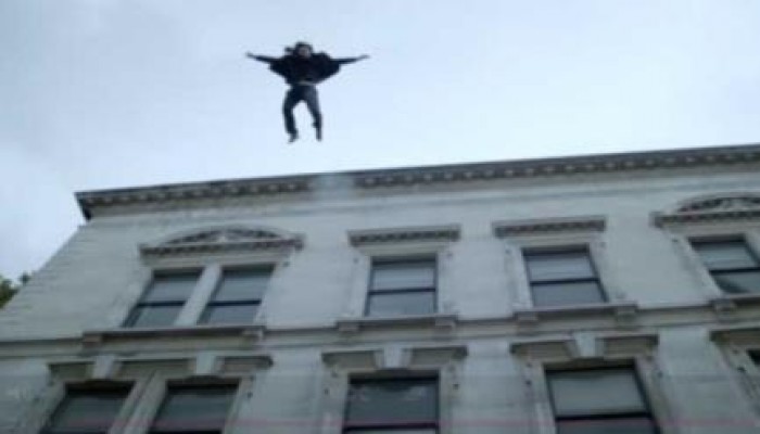 انتحار طالب جامعي قفزا من الدور الرابع بمنزله بالشرقية