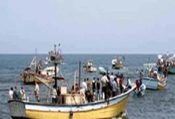 300 صياد من كفر الشيخ يواجهون الموت في عرض البحر .. والانقلاب لا يحرك ساكنا