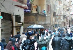 ثوار الإسكندرية ينتفضون رغم برودة الجو والأمطار في بداية إسبوع" معاًً نثور".