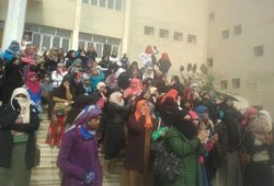 القليوبية : طالبات دراسات اسلامية أزهر الخانكة ينظمن وقفة ضد سحل الأمن للطالبات بالجامعة