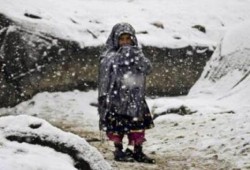 وفاة طفلة سورية  تجمدا  في مخيم للاجئين السوريين في عرسال