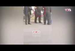 بالفيديو.. رجل مرور يتلقى رشوة من سائق وضح النهار