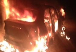 مجهولون يضرمون النار في سيارة أحد التجار الداعمين للشرطة ببني مزار