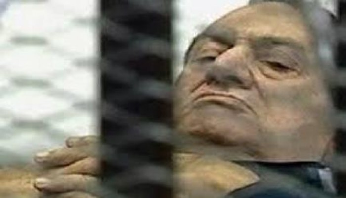 خبير قانوني: قبول طعن مبارك.. حكم متوقع من قضاة الثورة المضادة