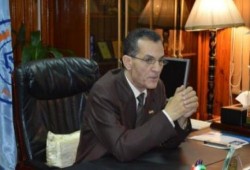 بالفيديو .. الانقلابي ( عميل أمن الدولة ) رئيس جامعة الأزهر: أخرجوا المنتقبات من قريتكم