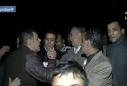 بالفيديو.. مواطنون يهاجمون محافظ الاسكندرية على الهواء