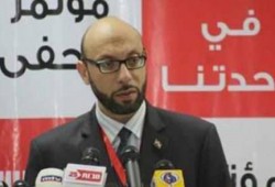 "زوجة" مدير مكتب الرئيس مرسي.. تطلب الدعاء له