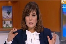 إعلامية داعمة للسيسي تدافع عن أمناء الشرطة المغتصبين لفتاة بالقاهرة وتصف الحادثة بالعادية