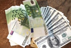 الدولار يقفز لأعلى مستوى في 11 عاماً مقابل اليورو