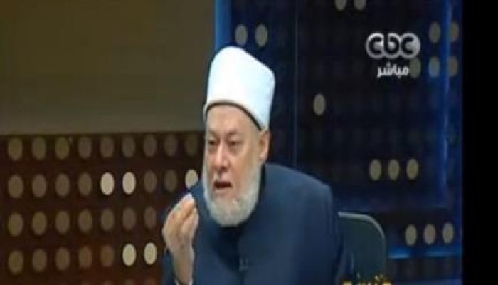 بالفيديو : المفلس علي جمعة ملكة بريطانيا " إليزابيث الثانية" من "آل البيت"