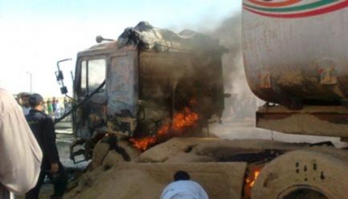 توقف طريق القاهرة الإسماعلية بعد احتراق سيارة نقل محملة بالسولار