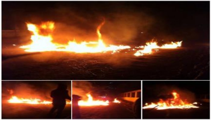 الثوار يسيطرون على شارع محب بالمحلة الكبرى ويقطعون الطريق بالإطارات المشتعلة