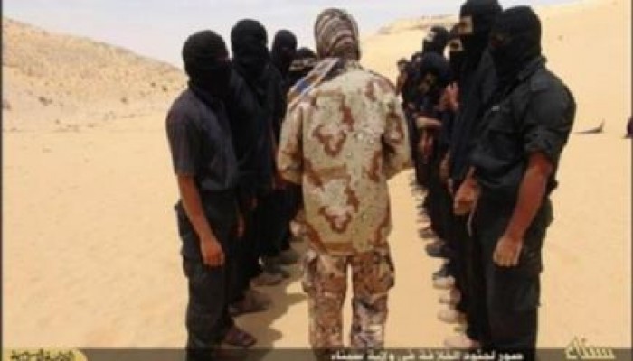 "في عهد الانقلاب": أول عرض عسكري لـ«داعش» بسيناء