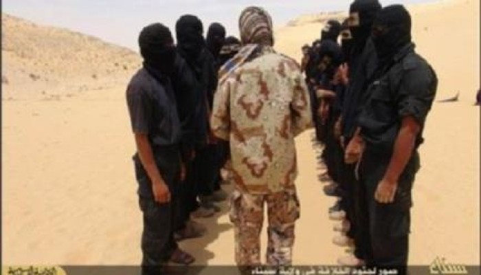 "في عهد الانقلاب": أول عرض عسكري لـ«داعش» بسيناء