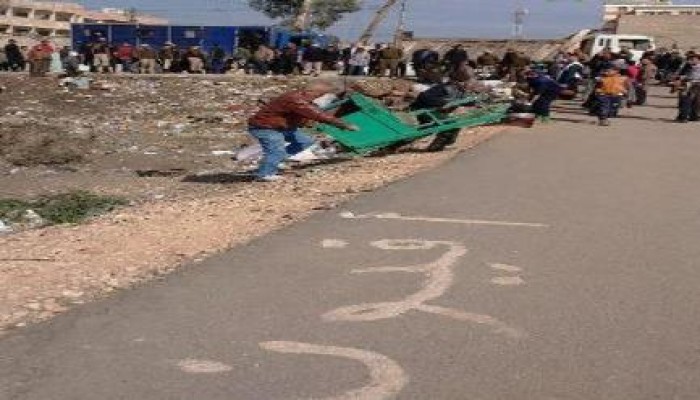 «بالصور» مشادات بين الباعة وداخلية الانقلابوسيدة لضابط"ربنا يذل مراتك وولادك زي ما بتذلنا"