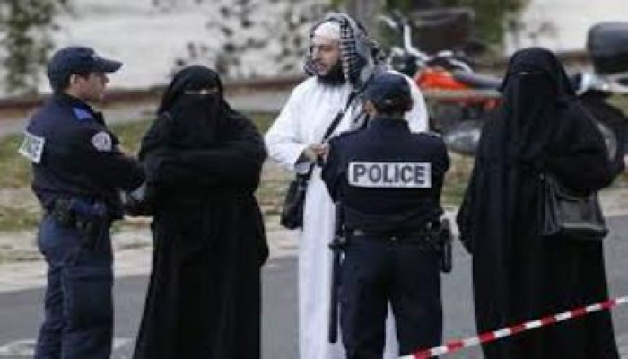 مرصد "الإسلاموفوبيا": تعرض المسلمين في فرنسا لـ 116اعتداء خلال أسبوعين