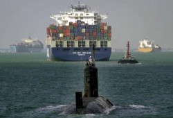 تقرير إسرائيلي : "الملاحة الدولية" تحذر من المرور بقناة السويس