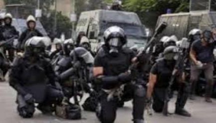أمن الانقلاب يقتحم كرداسة ويعتقل شخصين وينهب عشرات المنازل
