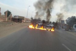 الشرقية:  الثوار يقطعون طريق بلبيس العاشر من رمضان