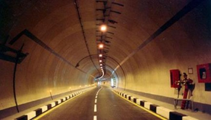 الانقلاب يقرر إغلاق نفق الأزهر وتفتيش السيارات