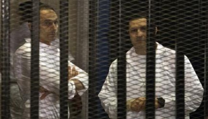 نشطاء: إخلاء سبيل علاء وجمال مبارك.. تجسيد لوعد النظام الانقلابي بالإفراج عن شباب الثورة!!