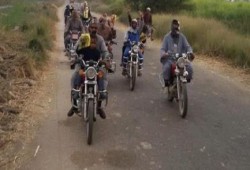 الأقصر: ثوار اسنا ينظمون مسيرة موتوسيكلات على الطريق الزارعي