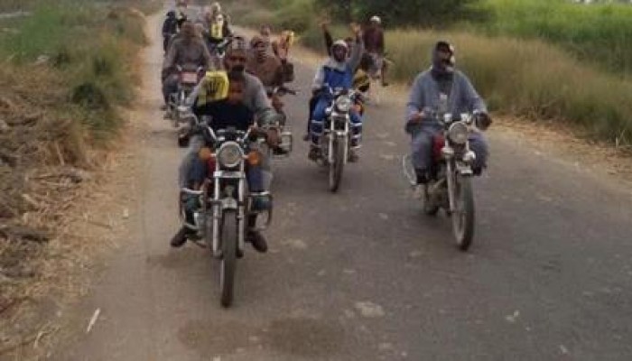 الأقصر: ثوار اسنا ينظمون مسيرة موتوسيكلات على الطريق الزارعي