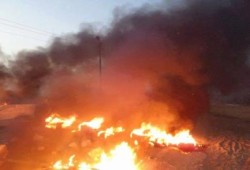 بالصور .. قطع طريق القاهرة الفيوم وفشل أمن الانقلاب في إعادة فتحة