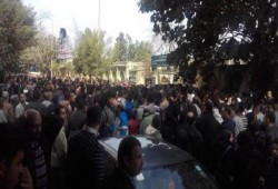 أهالي الإسكندرية يشيعون جنازة "غادة الصباغ"  وسط هتافات ضد الانقلاب