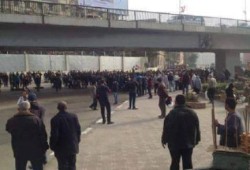 (25 يناير) شباب ضد الانقلاب يتظاهرون في ميدان عبد المنعم رياض