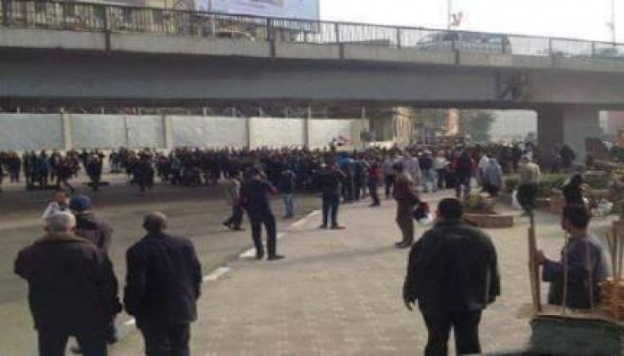 (25 يناير) شباب ضد الانقلاب يتظاهرون في ميدان عبد المنعم رياض