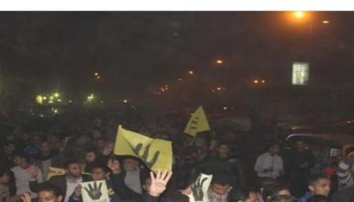 المتظاهرون يحتشدون بشارع رمسيس والانقلاب يطاردهم بالغاز والخرطوش