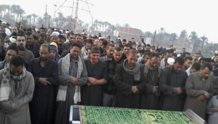 بالصور: جنازة الشهيد” حسن احمد حمدان” الذي ارتقى أمس برصاص قوات أمن الانقلاب بالمطرية