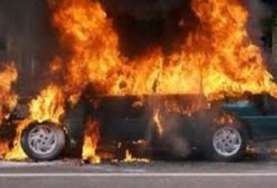 مجهولون يحرقون سيارة رئيس مجلس مدينة القوصية بعد خداعه !