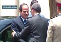 الأهرام تنشر خبر إصابة رئيس ديوان السيسي ثم تعود لتنفيه