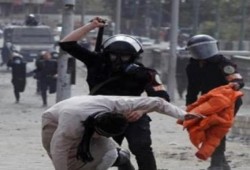 "حرية الفكر" توثق عنف مليشيات الانقلاب في انتفاضة يناير