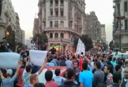 الثوار يتحدون مليشيات الانقلاب ويتظاهرون في "طلعت حرب"