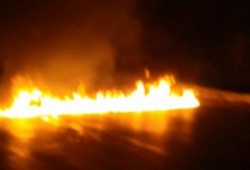 مجهولون يقطعون طريق "الفيوم -القاهرة".. ويهاجمون دورية أمنية بالأسلحة النارية