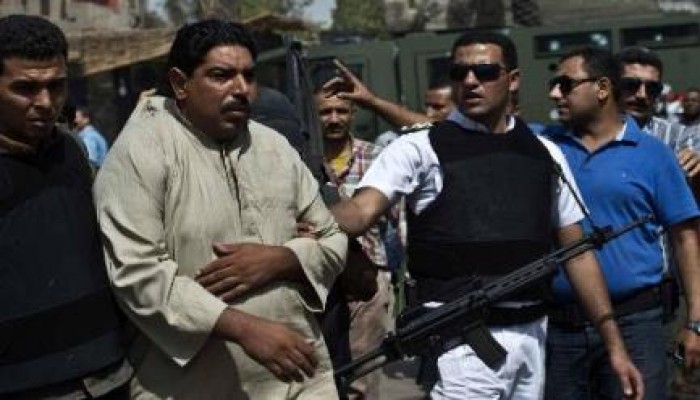 بني سويف : ميليشيات الأمن تعذب "مسن" للاعتراف بتهم ملفقة