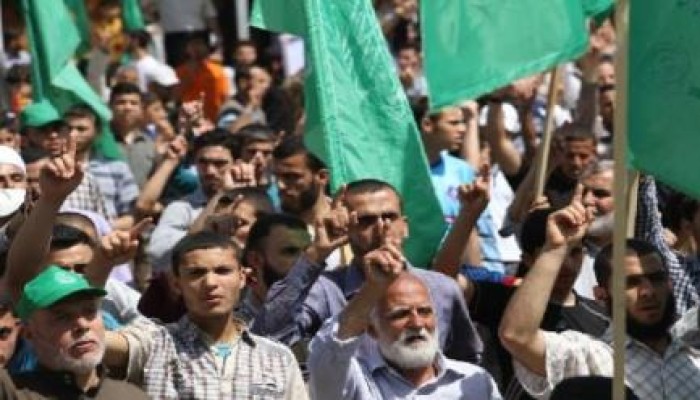 مسيرة بغزة رفضًا لقرار اعتبار القسام "إرهابية"