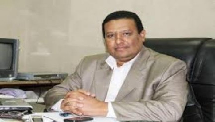 عزوز: السيسي يعيش أسوأ حالاته.. ويفتش عن داعميه في دفاتره القديمة