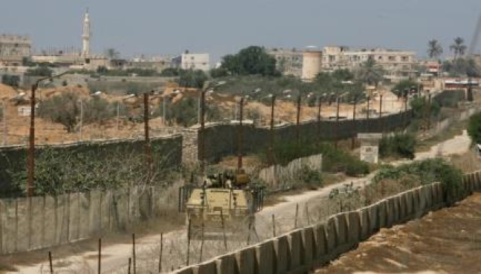 قوات جيش الانقلاب يطلق النار على "غزة"